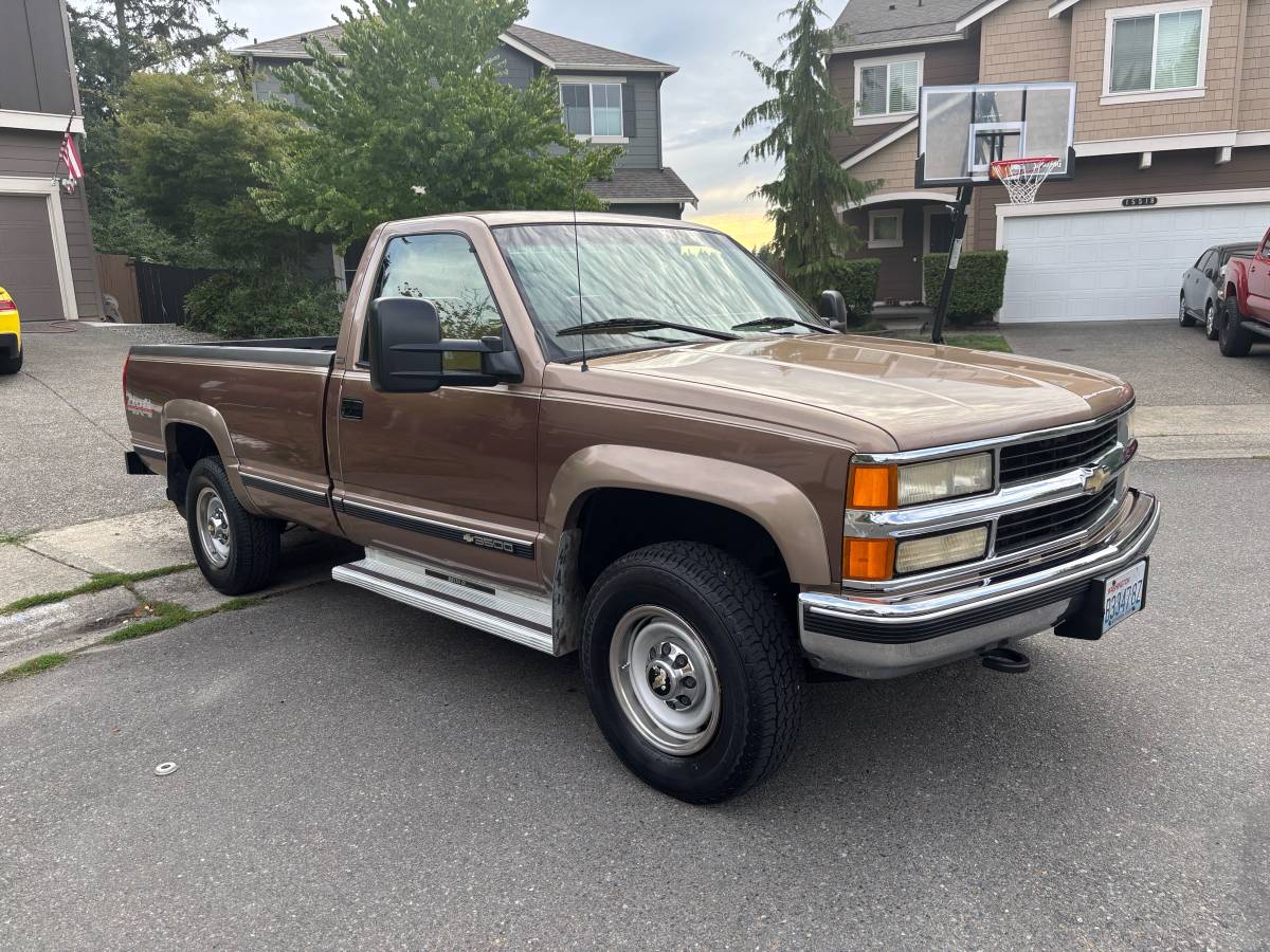 Chevy-cheyenne-3500-1993-brown-5