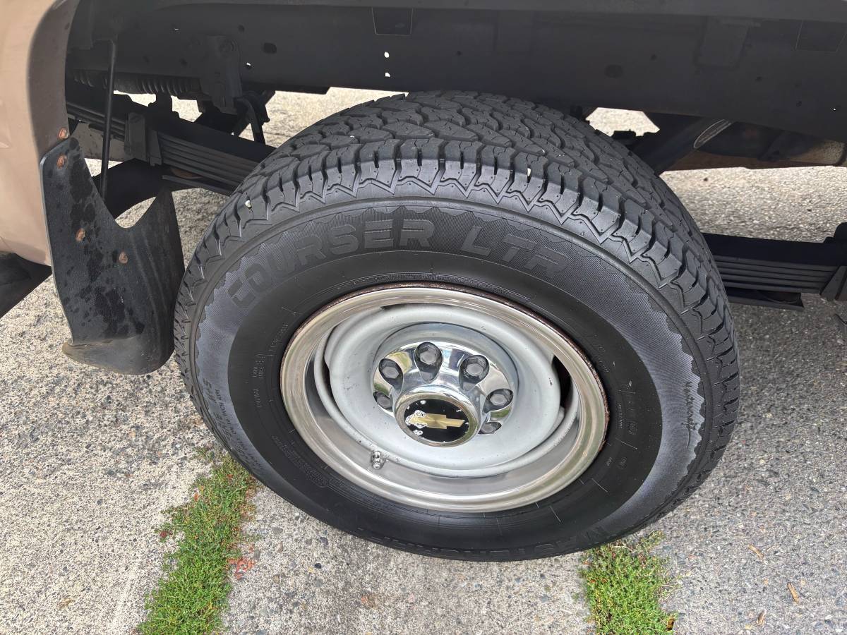 Chevy-cheyenne-3500-1993-brown-6