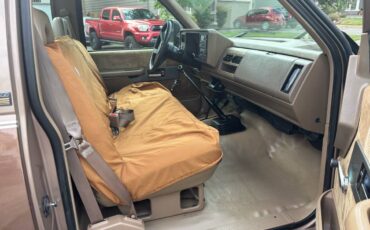 Chevy-cheyenne-3500-1993-brown-7
