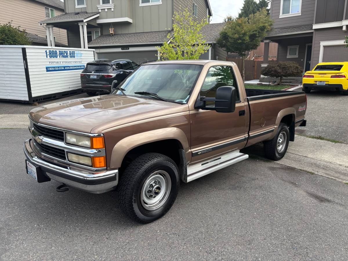 Chevy-cheyenne-3500-1993-brown