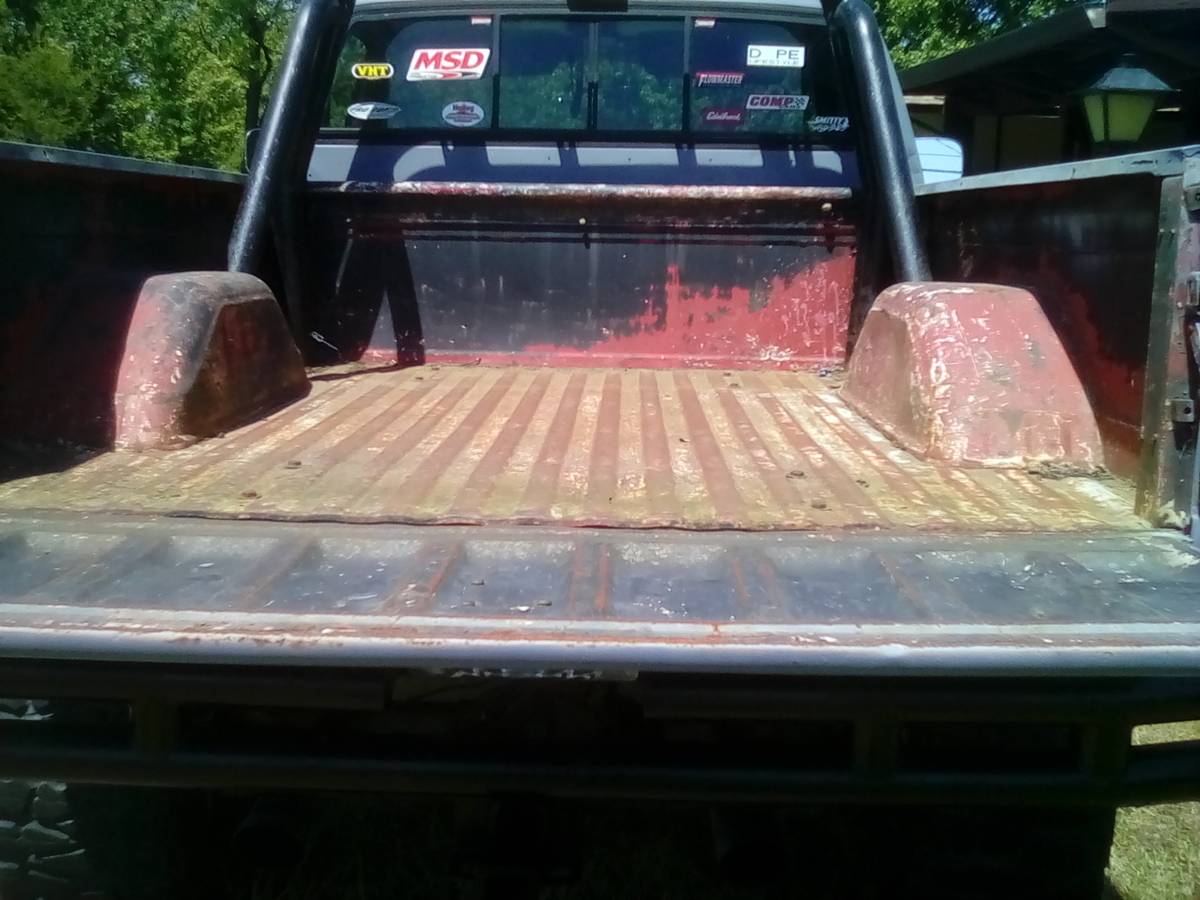 Chevy-cheyenne-k-10-1975-grey-4