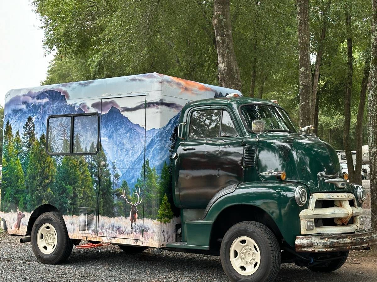 Chevy-coe-truck-camper-1955-green-7