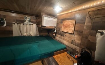Chevy-coe-truck-camper-1955-green-9