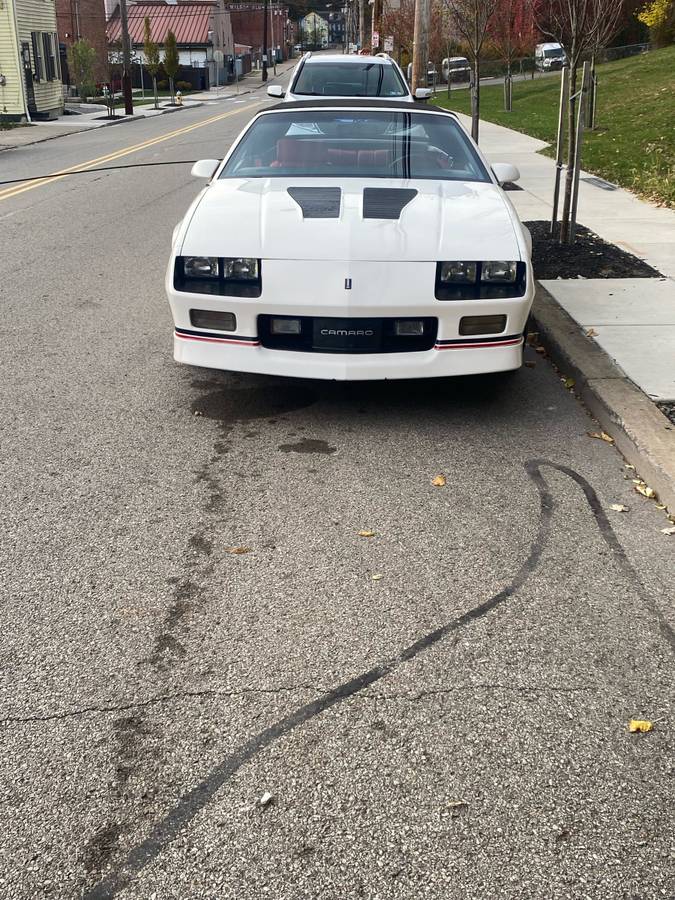 Chevy-convertible-camaro-1989-white-1