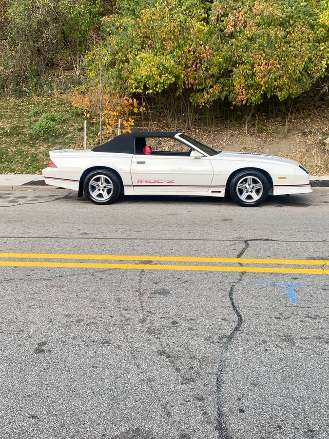 Chevy-convertible-camaro-1989-white-2