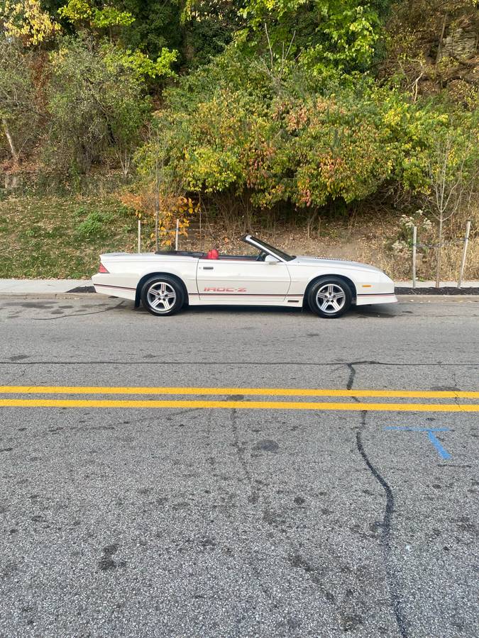 Chevy-convertible-camaro-1989-white-3