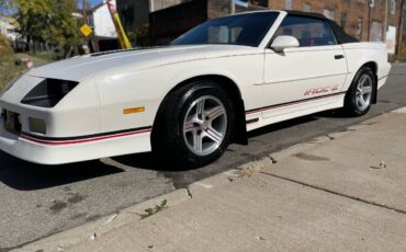 Chevy-convertible-camaro-1989-white-4