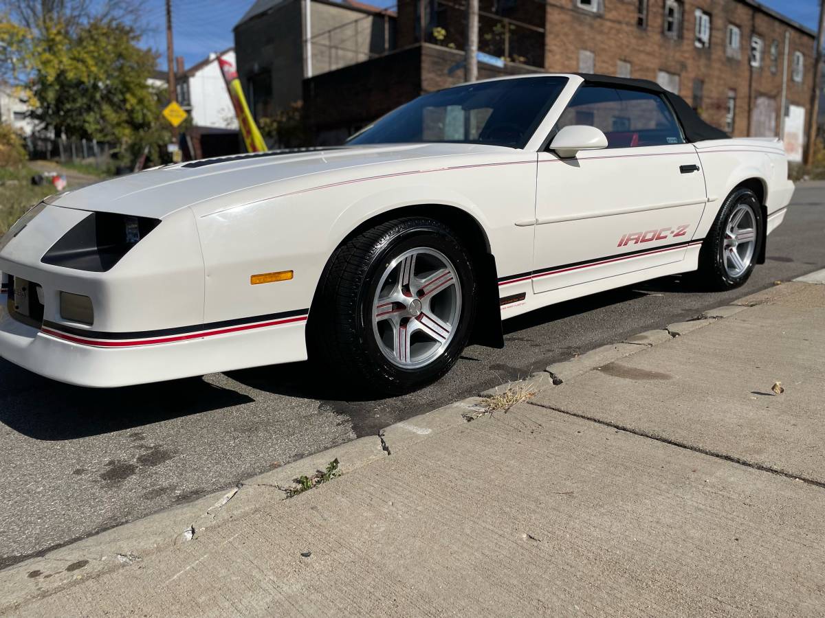 Chevy-convertible-camaro-1989-white-4
