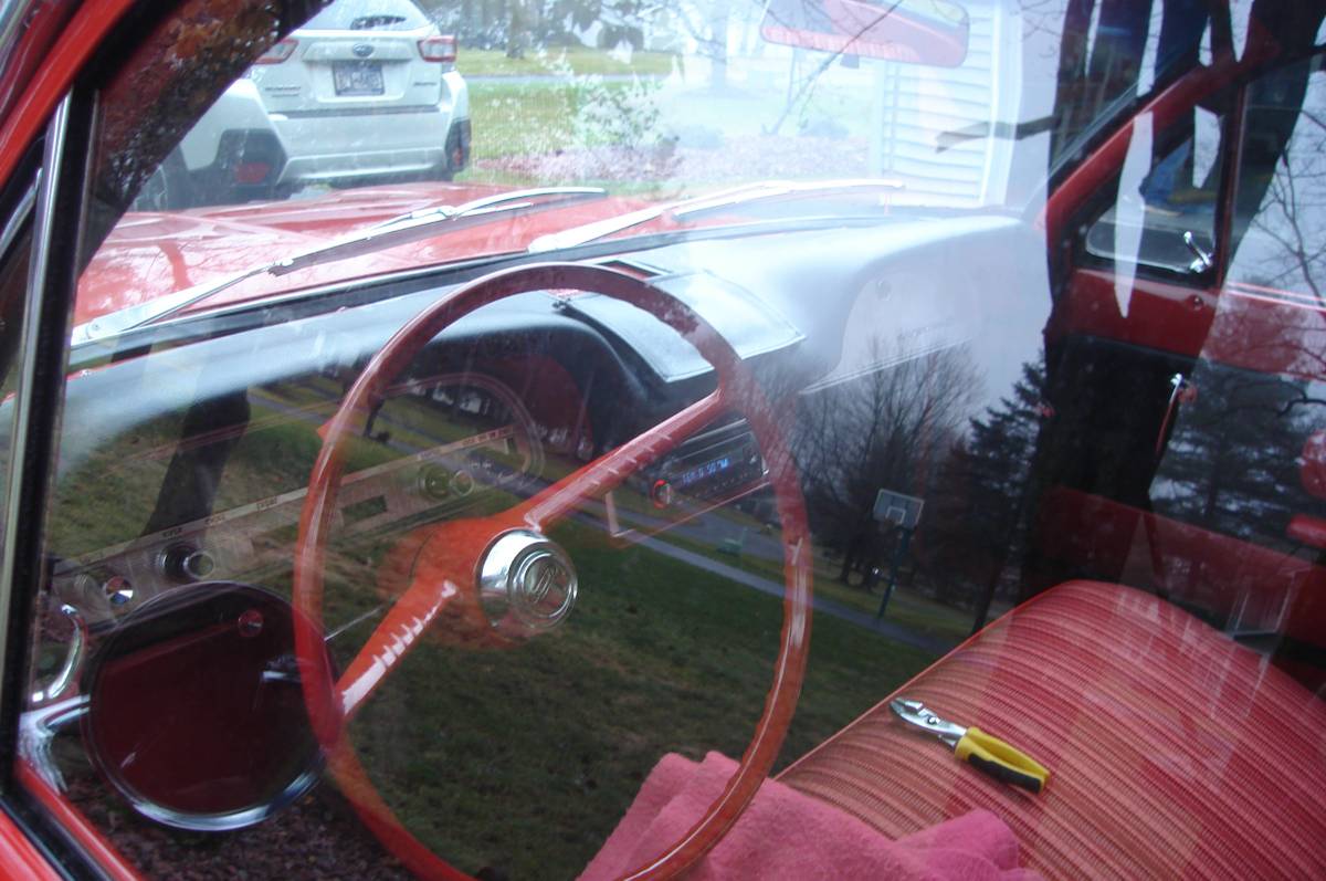 Chevy-corvair-700-1961-red-4