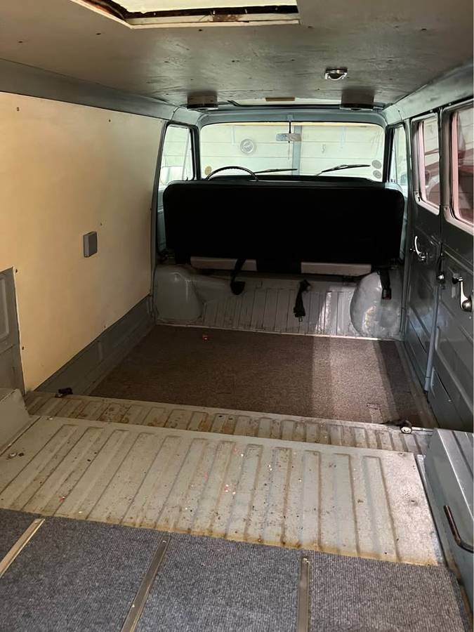 Chevy-corvair-van-1961-white-1