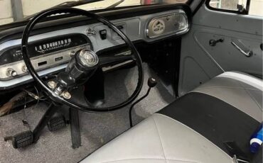 Chevy-corvair-van-1961-white-4