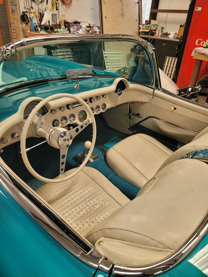 Chevy-corvette-1956-green-1