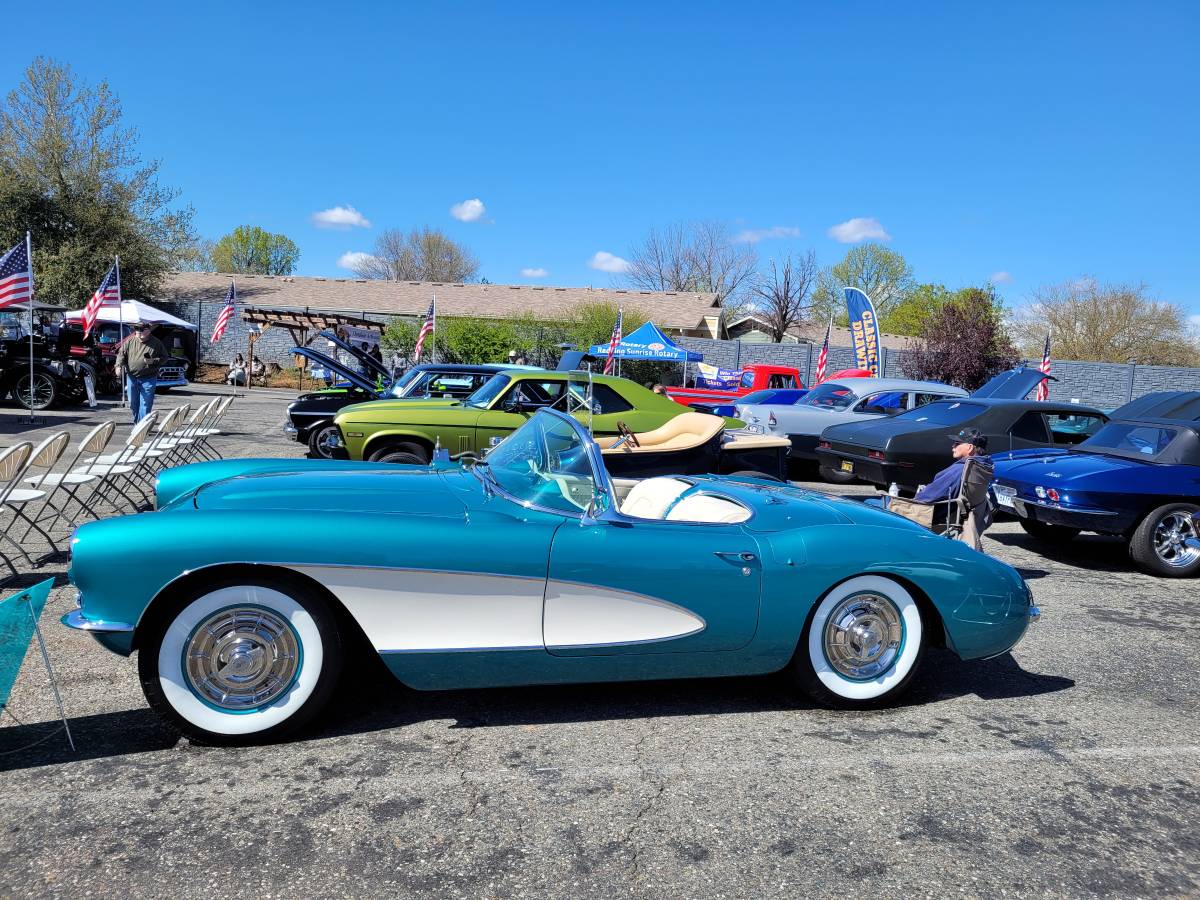 Chevy-corvette-1956-green