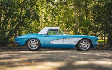 Chevy-corvette-1961-black-4