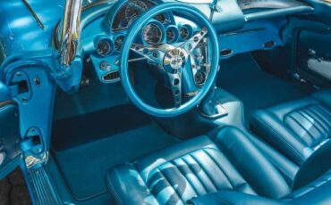 Chevy-corvette-1961-black-7