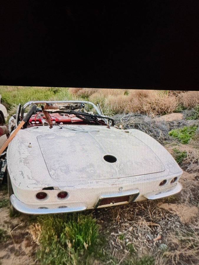 Chevy-corvette-1962-white-4