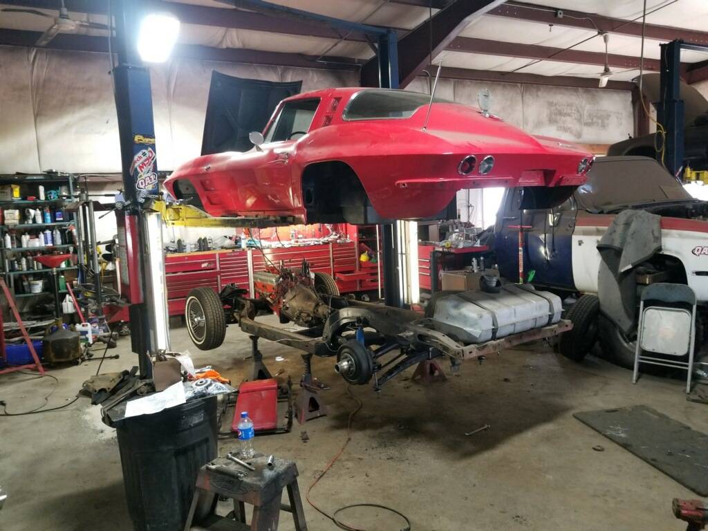 Chevy-corvette-1964-red-11