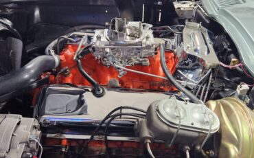Chevy-corvette-1966-green-13