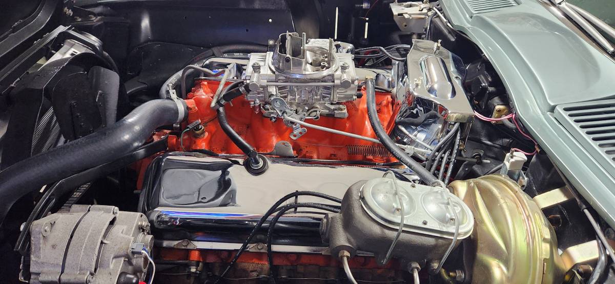 Chevy-corvette-1966-green-13