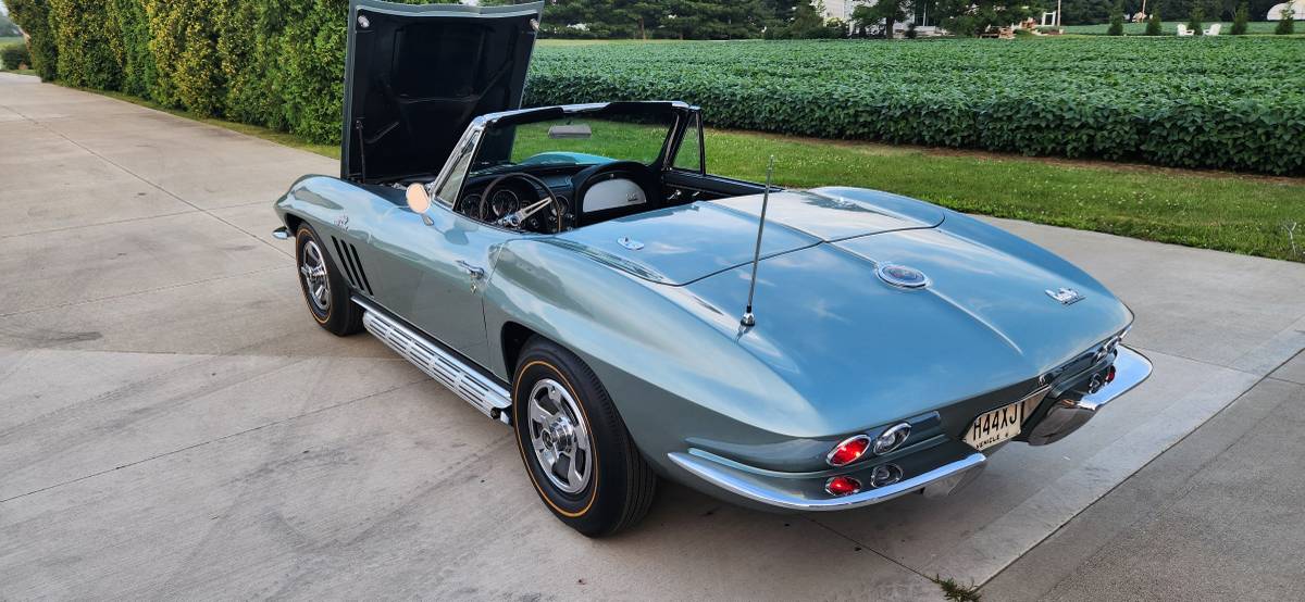 Chevy-corvette-1966-green-2