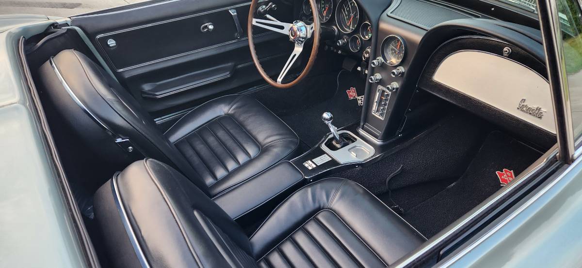 Chevy-corvette-1966-green-8