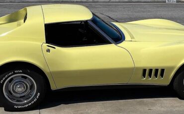 Chevy-corvette-1968-yellow-4