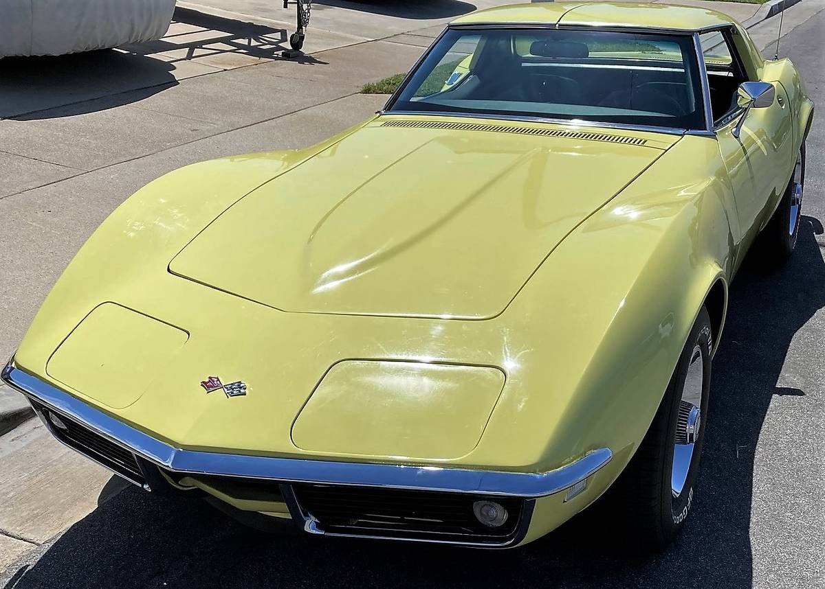Chevy-corvette-1968-yellow