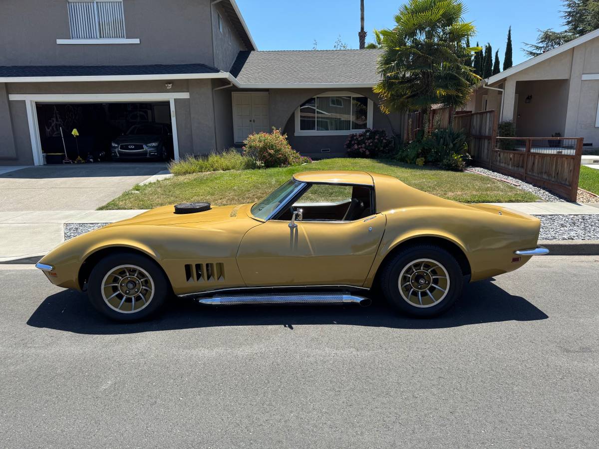Chevy-corvette-1969-custom