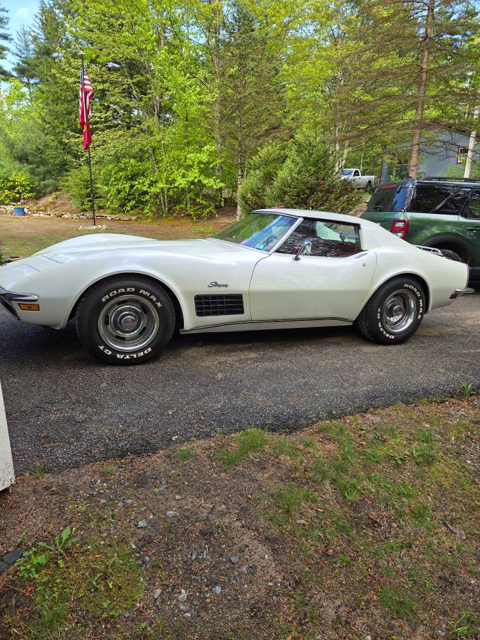 Chevy-corvette-1972-white-2