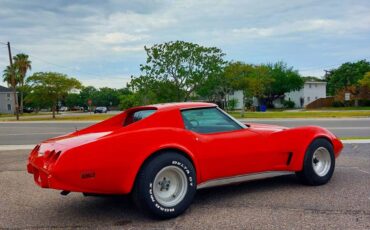 Chevy-corvette-1975-1
