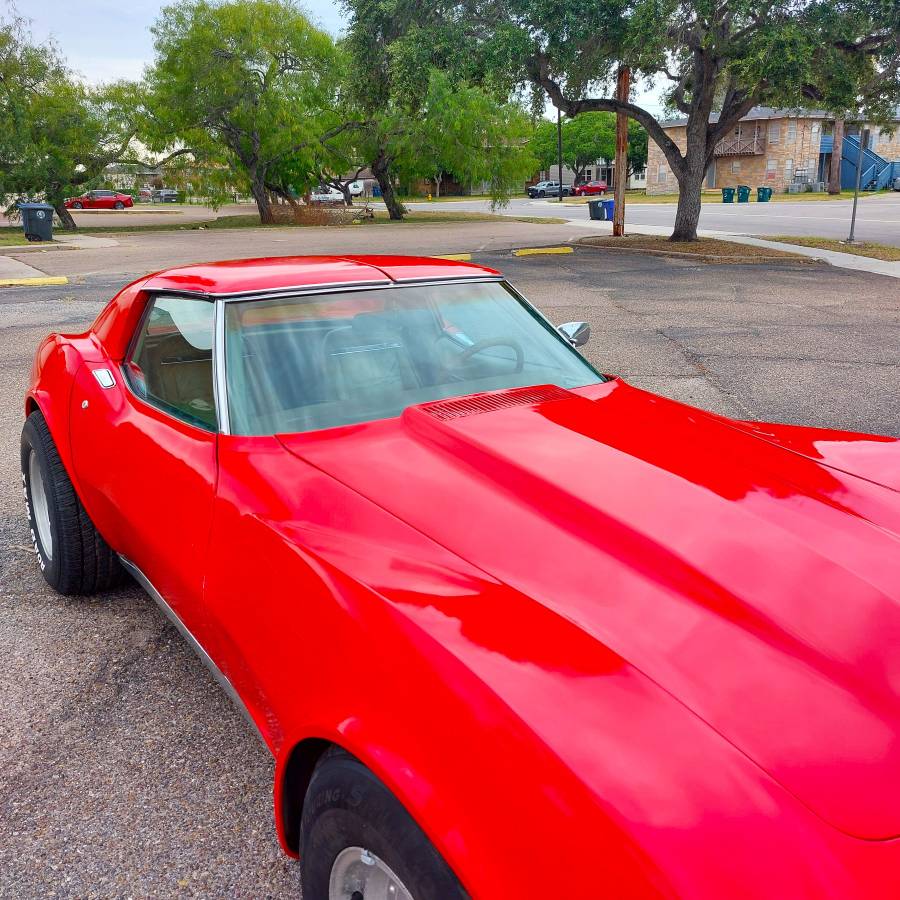 Chevy-corvette-1975-4