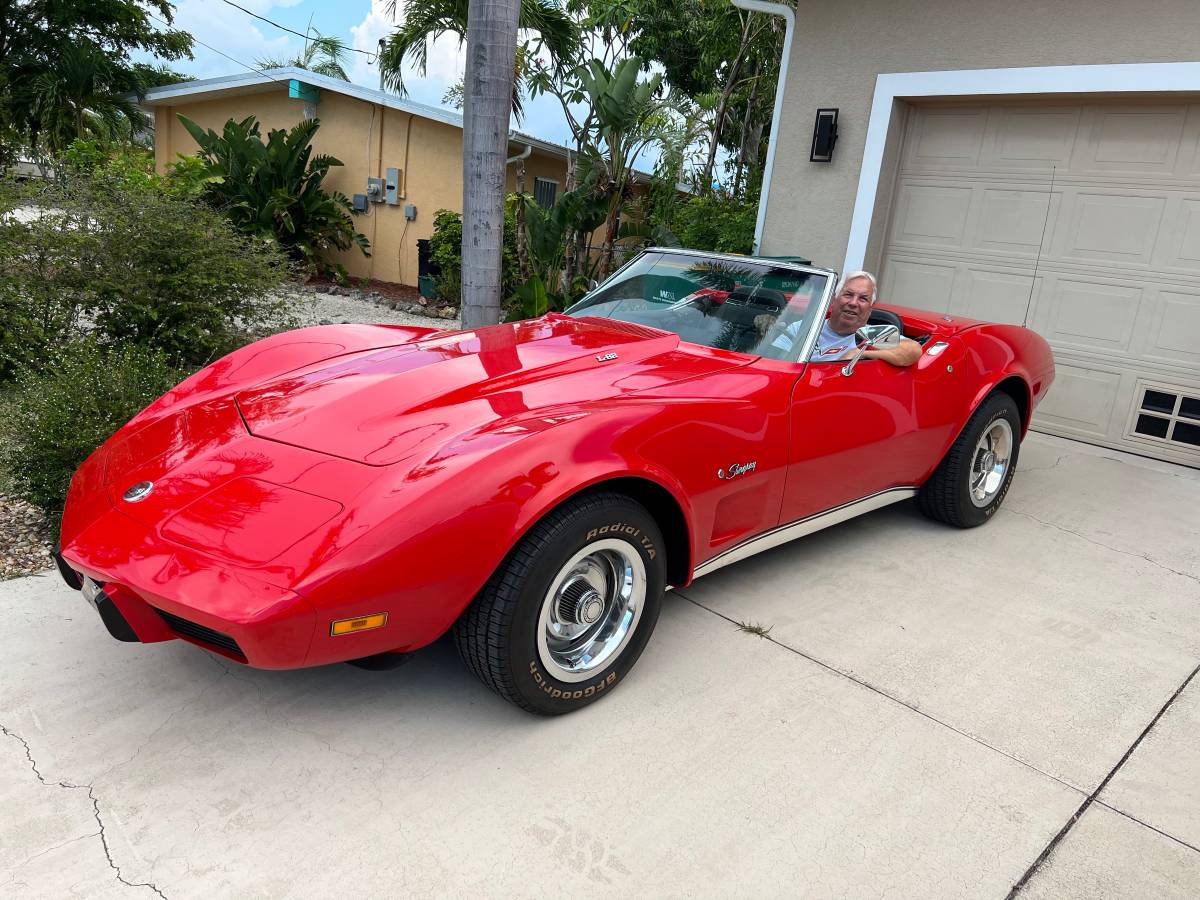 Chevy-corvette-1975-red