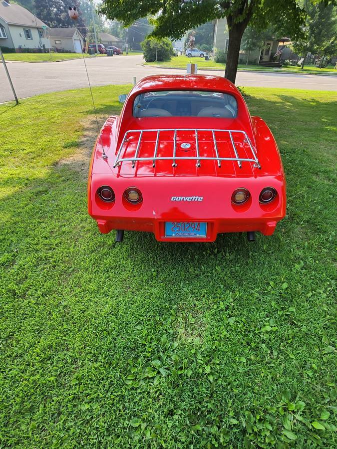 Chevy-corvette-1976-red-2