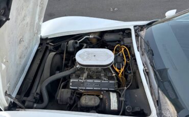 Chevy-corvette-1976-white-6