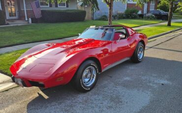Chevy-corvette-1977-red-2