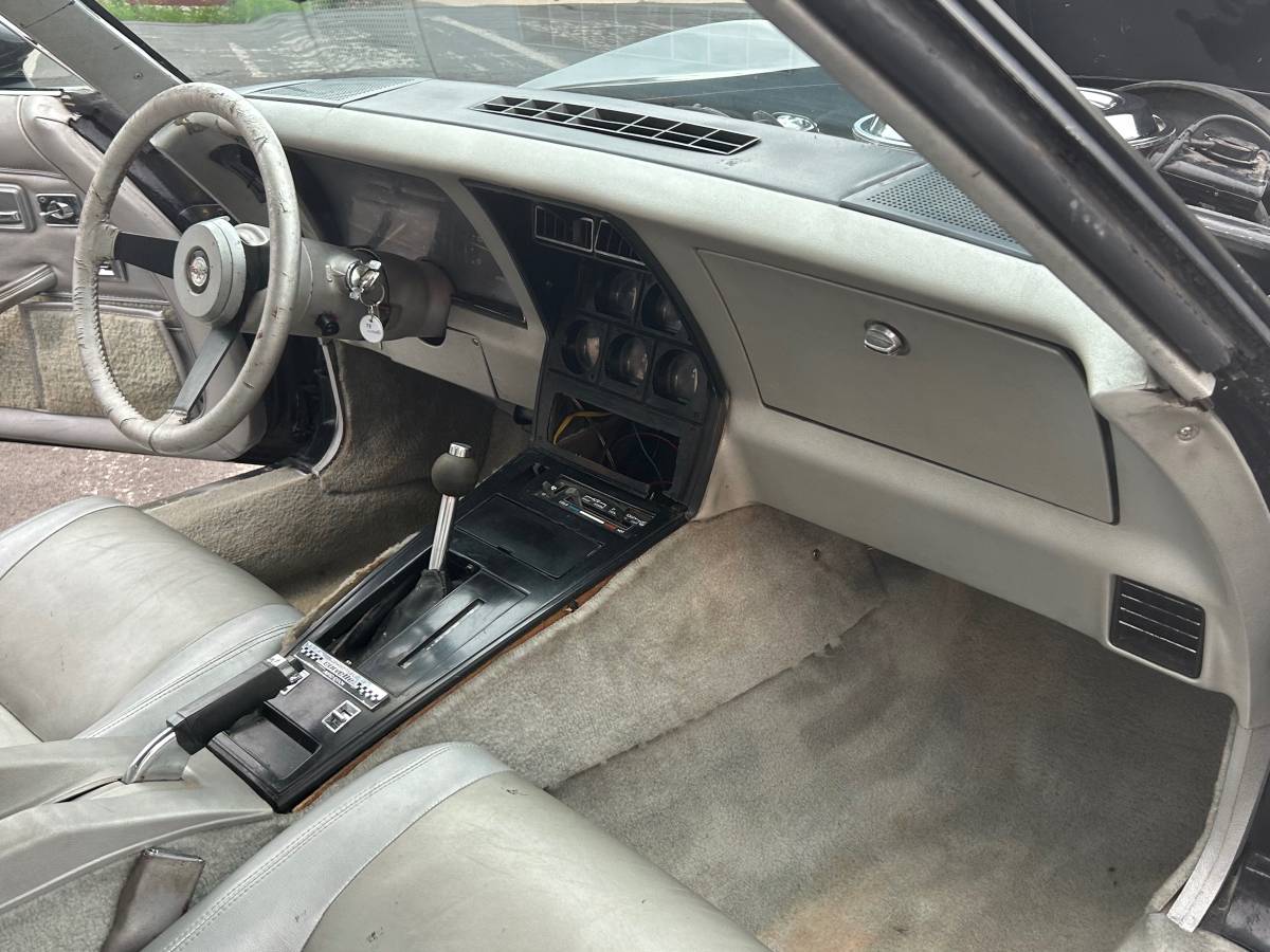 Chevy-corvette-1978-15