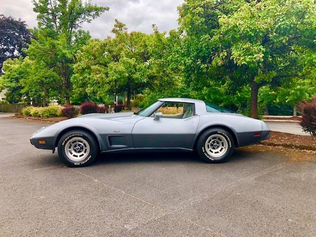 Chevy-corvette-1978-silver-14