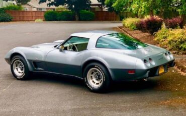 Chevy-corvette-1978-silver