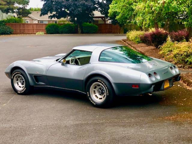 Chevy-corvette-1978-silver
