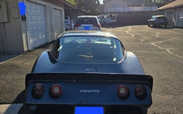 Chevy-corvette-1979-blue-6