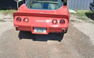 Chevy-corvette-1979-red-11