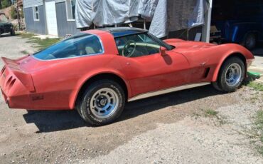 Chevy-corvette-1979-red-14