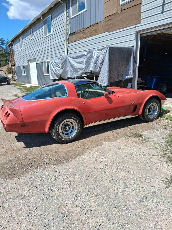 Chevy-corvette-1979-red-14