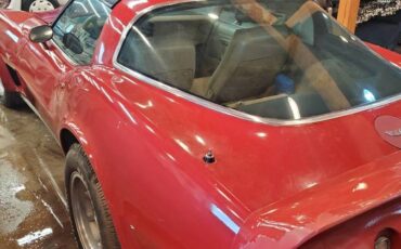 Chevy-corvette-1979-red-6
