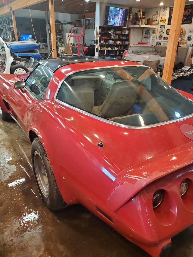 Chevy-corvette-1979-red-6