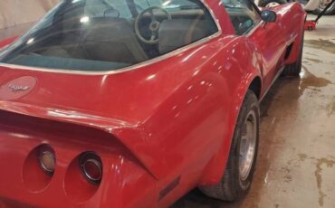 Chevy-corvette-1979-red-7