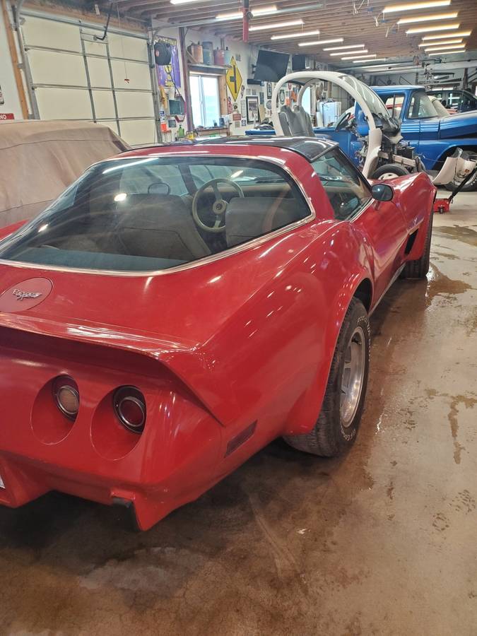 Chevy-corvette-1979-red-7
