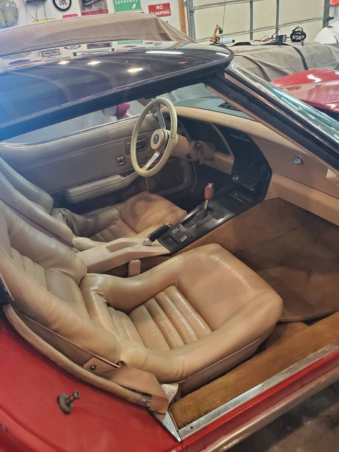 Chevy-corvette-1979-red-8