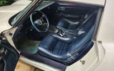 Chevy-corvette-1980-white-1
