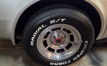 Chevy-corvette-1981-silver-2